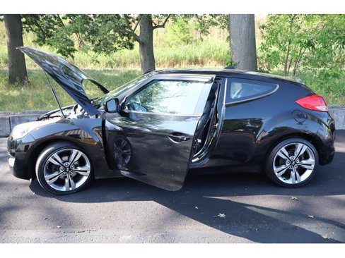 Used 2013 Hyundai Veloster w/ Tech Pkg image 13