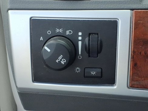 Used 2008 Chrysler Town & Country Touring image 16