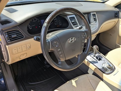 Used 2011 Hyundai Genesis 4.6 image 10