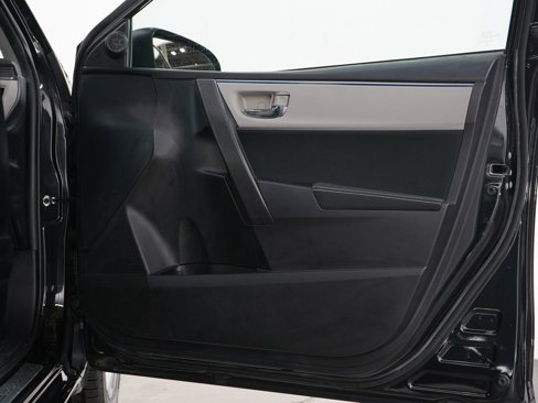 Used 2016 Toyota Corolla LE image 9