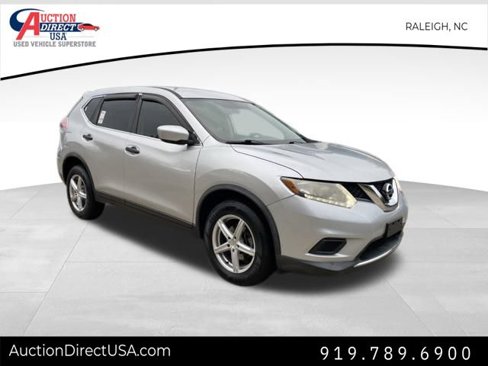 Used 2016 Nissan Rogue S image 2