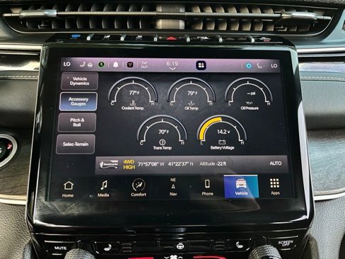 Used 2023 Jeep Grand Cherokee 4WD 4xe image 38
