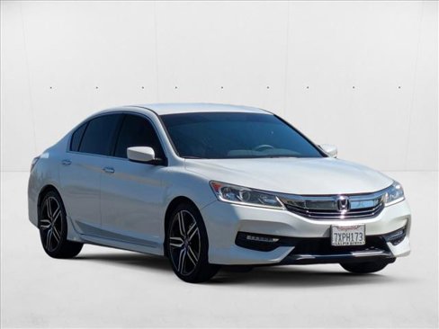 Used 2017 Honda Accord Sport image 3