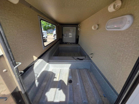 Used 2016 Mercedes-Benz Sprinter 3500 image 42
