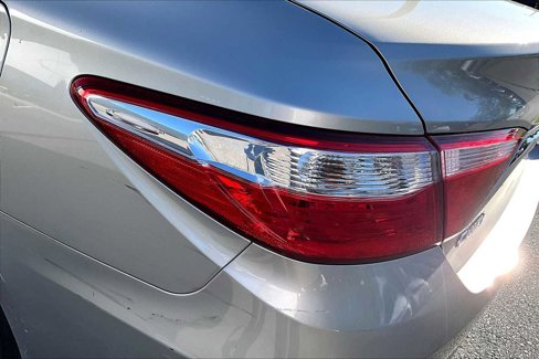 Used 2016 Toyota Camry LE image 28