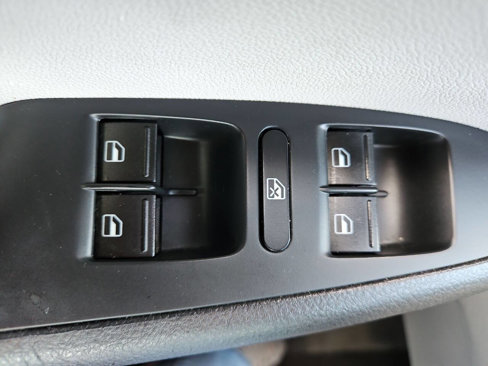 Used 2015 Volkswagen Jetta TDI S image 25