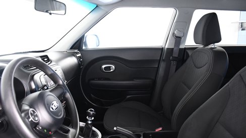 Used 2018 Kia Soul image 17