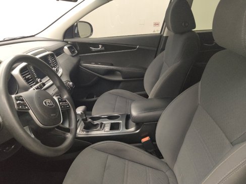 Used 2020 Kia Sorento LX image 17