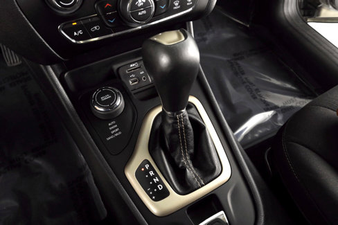 Used 2015 Jeep Cherokee Latitude w/ Comfort/Convenience Group image 29