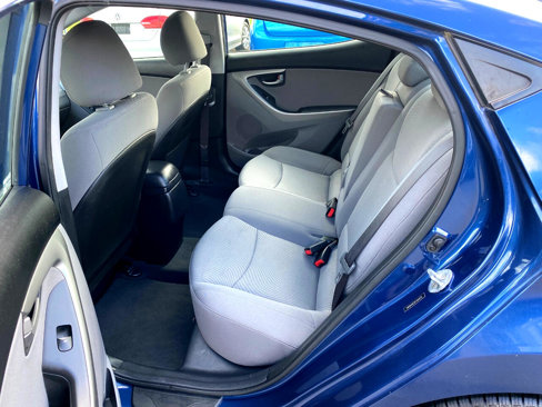 Used 2015 Hyundai Elantra SE w/ Option Group 02 image 9