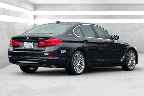 Used 2019 BMW 530e w/ Convenience Package image 4