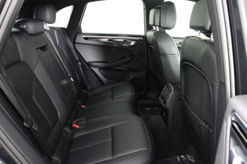 Used 2025 Porsche Macan image 32