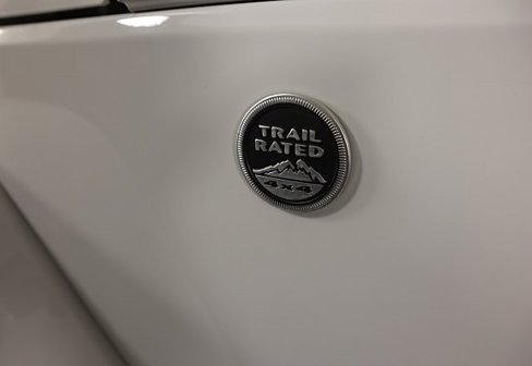 Used 2016 Jeep Wrangler Unlimited Sahara w/ Connectivity Group image 10