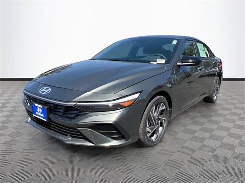 New 2025 Hyundai Elantra SEL image 3
