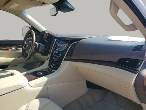 Used 2016 Cadillac Escalade ESV Luxury image 11