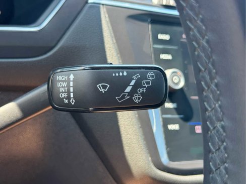 Certified 2022 Volkswagen Tiguan SE R-Line image 16