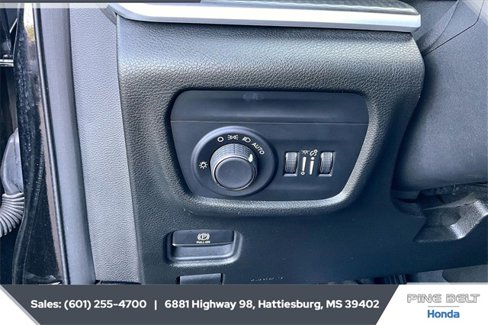 Used 2023 Jeep Grand Cherokee L Laredo image 24