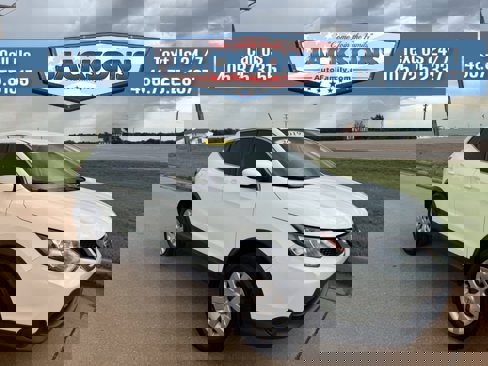 Used 2019 Nissan Rogue Sport S image 1