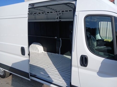 Used 2023 RAM ProMaster 2500 image 12