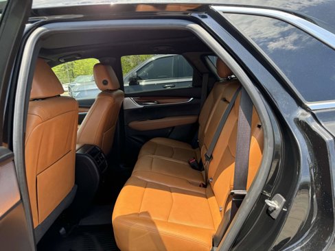 Certified 2022 Cadillac XT5 Premium Luxury image 10