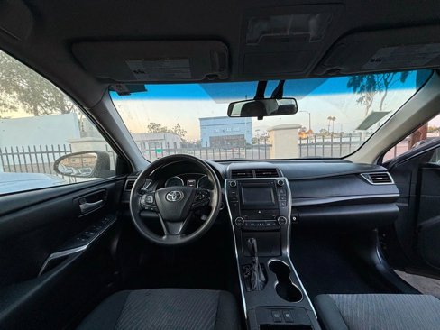 Used 2017 Toyota Camry LE image 7