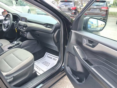 Used 2022 Ford Escape S image 10