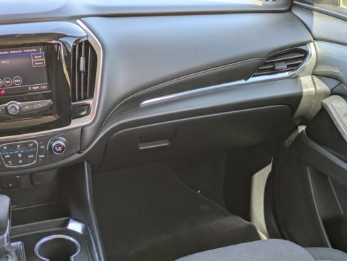Used 2021 Chevrolet Traverse LS image 19