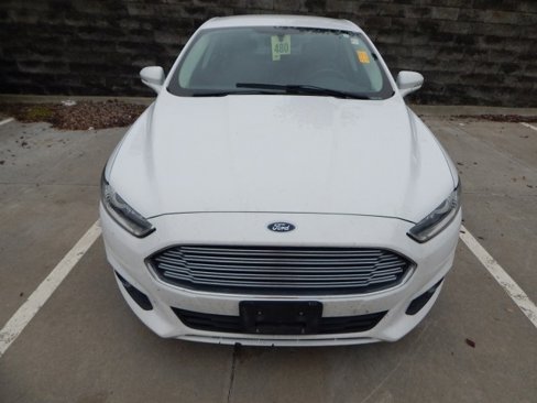 Used 2015 Ford Fusion SE w/ Equipment Group 202A image 2