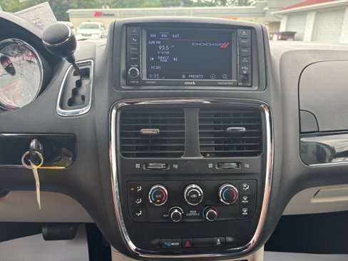 Used 2019 Dodge Grand Caravan SXT image 33