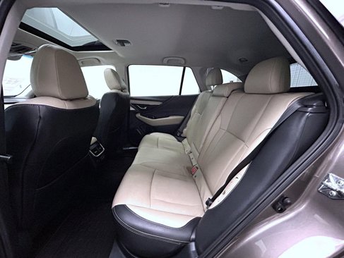 Used 2021 Subaru Outback Limited image 19
