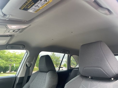 Used 2022 Toyota RAV4 XLE image 11