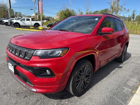 Used 2022 Jeep Compass Limited image 3
