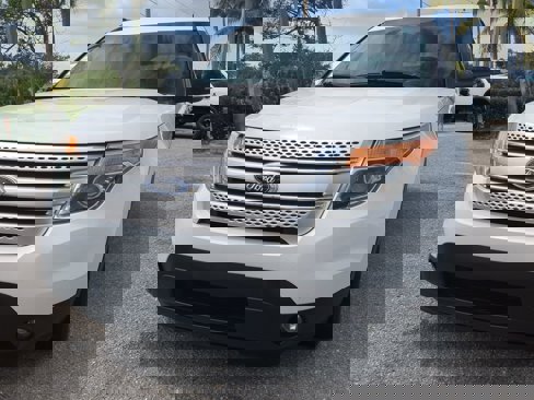 Used 2013 Ford Explorer XLT image 9