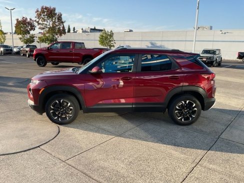 Used 2022 Chevrolet TrailBlazer LT w/ Driver Confidence Package image 5