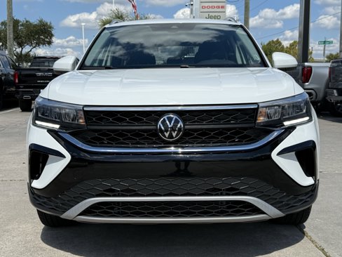 Used 2024 Volkswagen Taos SE image 9
