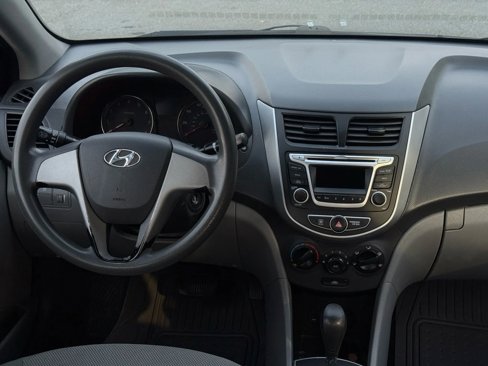 Used 2014 Hyundai Accent GLS image 17