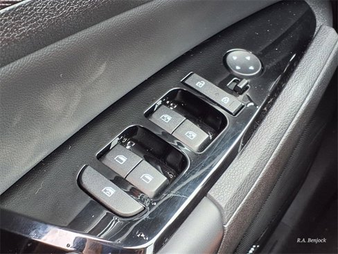 Used 2023 Kia Sportage SX image 15