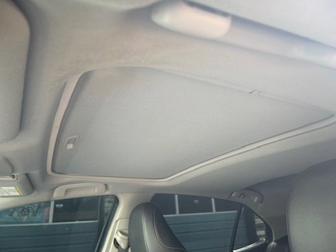 Used 2018 Toyota Camry SE image 12
