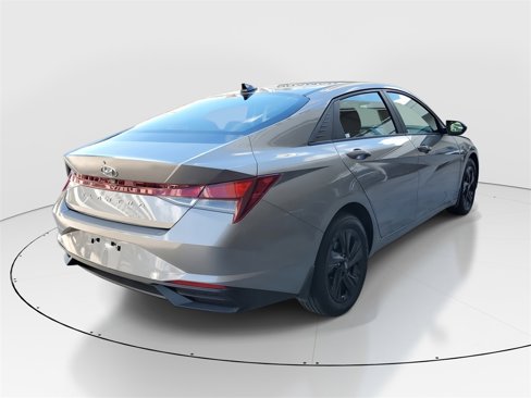Certified 2023 Hyundai Elantra SEL image 3