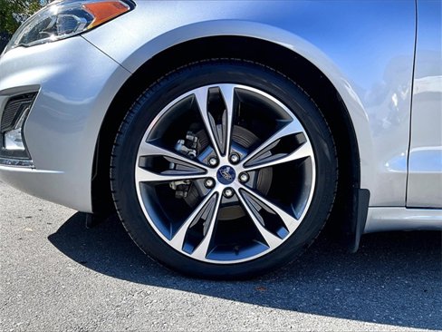 Used 2020 Ford Fusion Titanium image 9