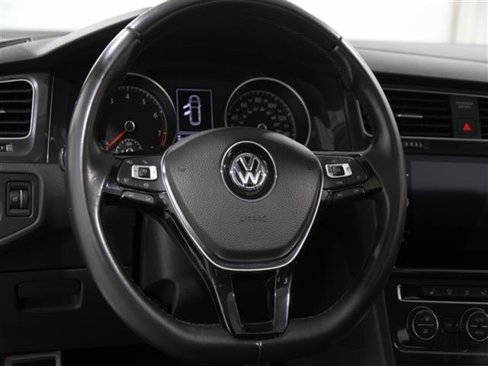 Used 2019 Volkswagen Golf Alltrack S image 7