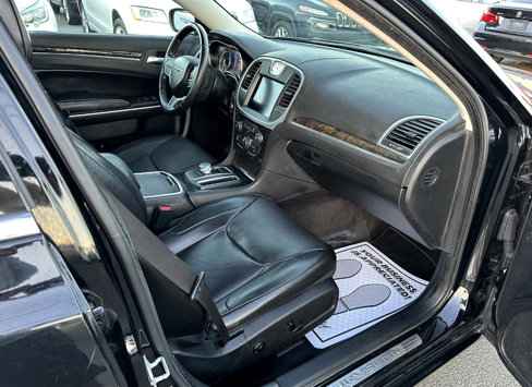 Used 2019 Chrysler 300 Limited image 13