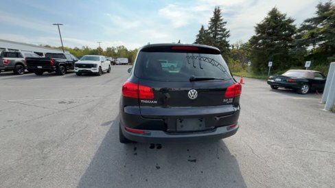 Used 2015 Volkswagen Tiguan SE image 8