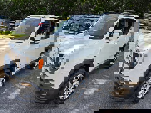 Used 2018 Jeep Renegade Latitude image 7