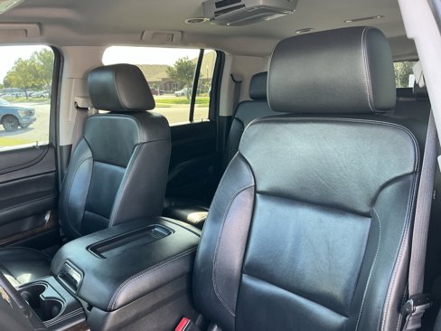 Used 2017 Chevrolet Suburban LT image 62