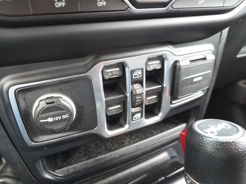 Used 2019 Jeep Wrangler Unlimited Sport S image 28