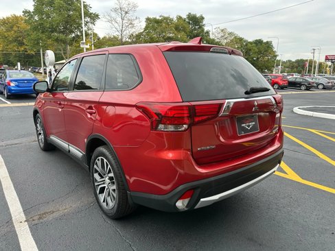 Used 2017 Mitsubishi Outlander SE image 5