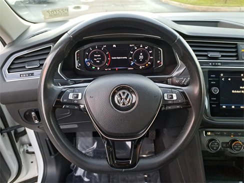 Used 2020 Volkswagen Tiguan SEL image 26