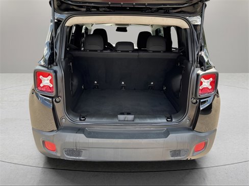 Used 2018 Jeep Renegade Altitude image 21