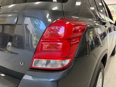 Used 2019 Chevrolet Trax LT w/ LT Convenience Package image 7